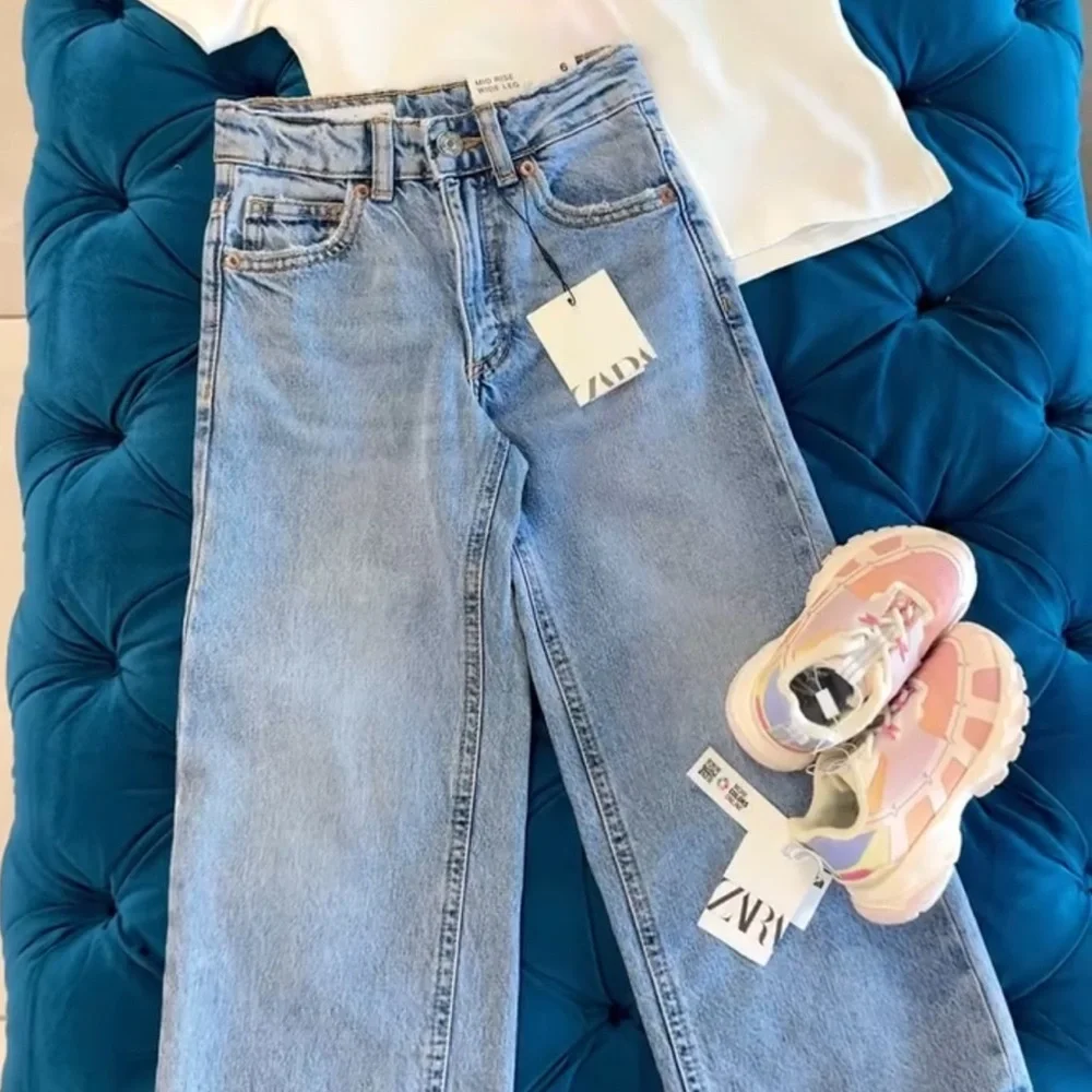 Zara Kids Blue Jeans - Picture 2 of 5